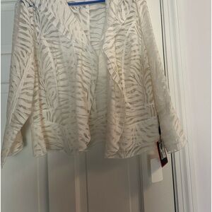 Nabi  sheer top white on white print